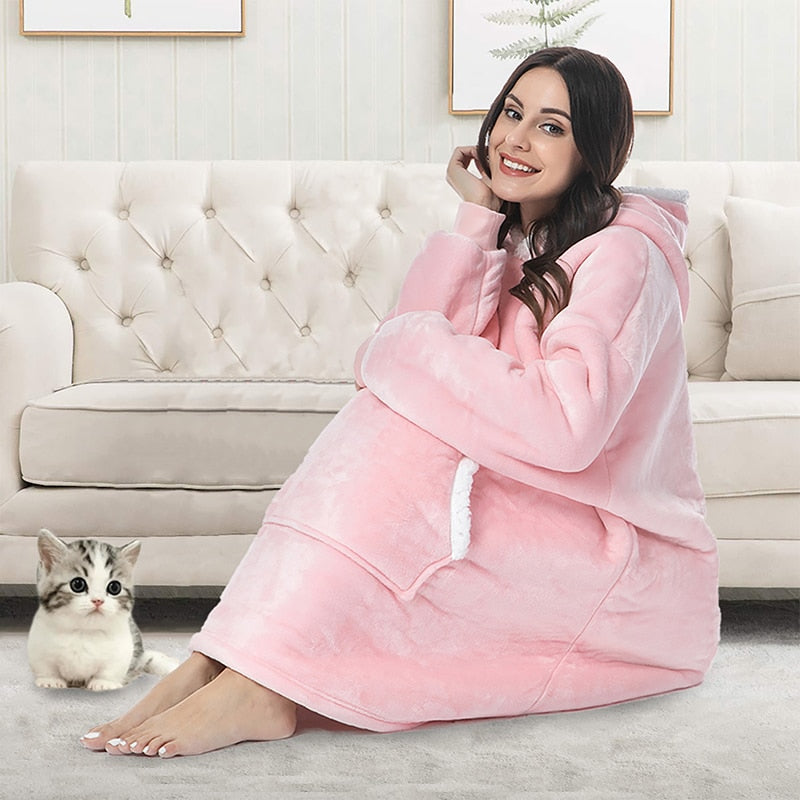 Caryn - délicieuse combinaison de sweat à capuche doux et de couverture douillette en un seul produit !