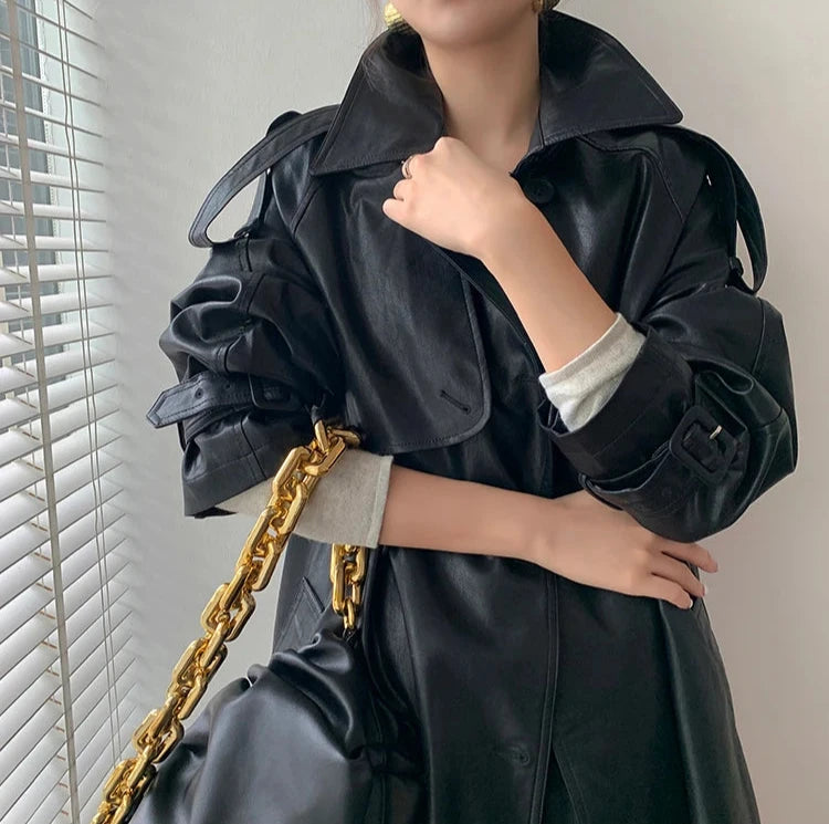 Eleganter Langer Ledermantel Mit Gürtel Für Damen | Perfekt für Alltägliche Anlässe