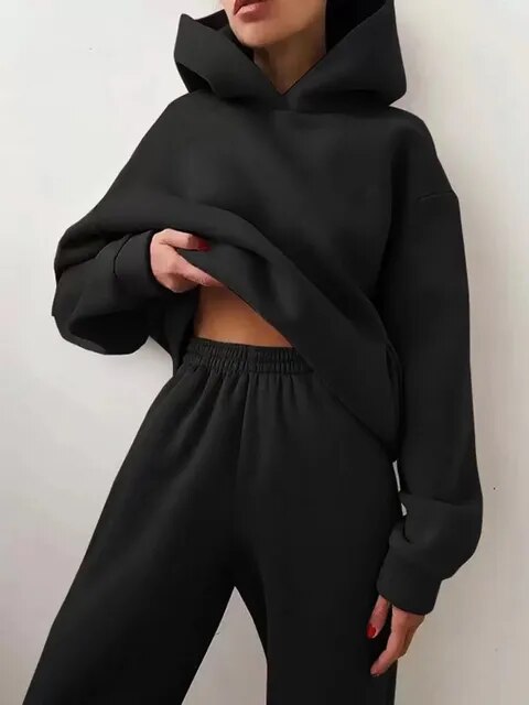 Set felpa con cappuccio e pantaloni da jogging per donna