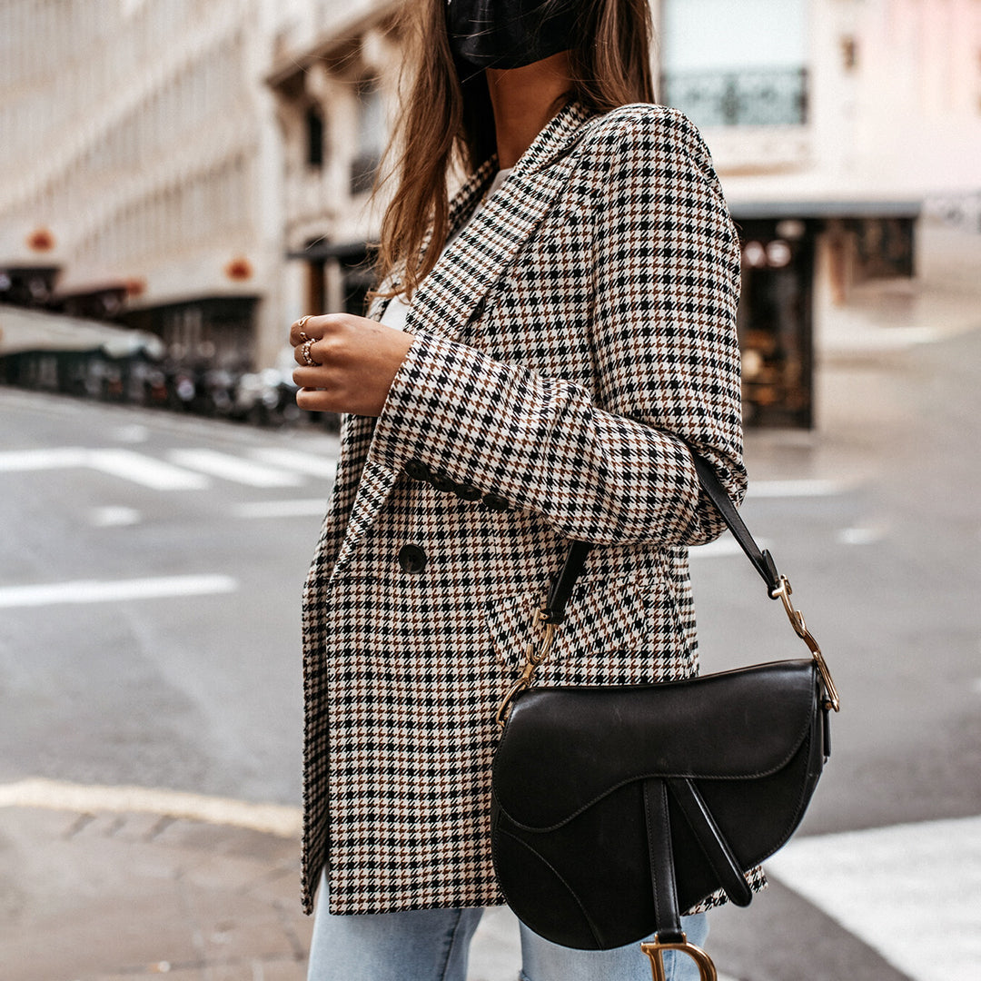 Blazer a quadri da donna con doppiopetto – look oversize per autunno e streetstyle