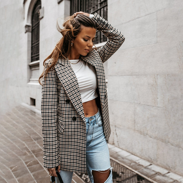 Blazer a quadri da donna con doppiopetto – look oversize per autunno e streetstyle