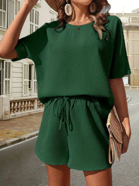 Zweiteiliges Lounge-Set aus Waffelstrick – Oversize Shirt & Shorts mit Kordelzug