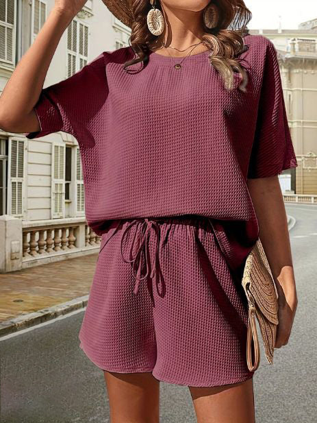 Zweiteiliges Lounge-Set aus Waffelstrick – Oversize Shirt & Shorts mit Kordelzug