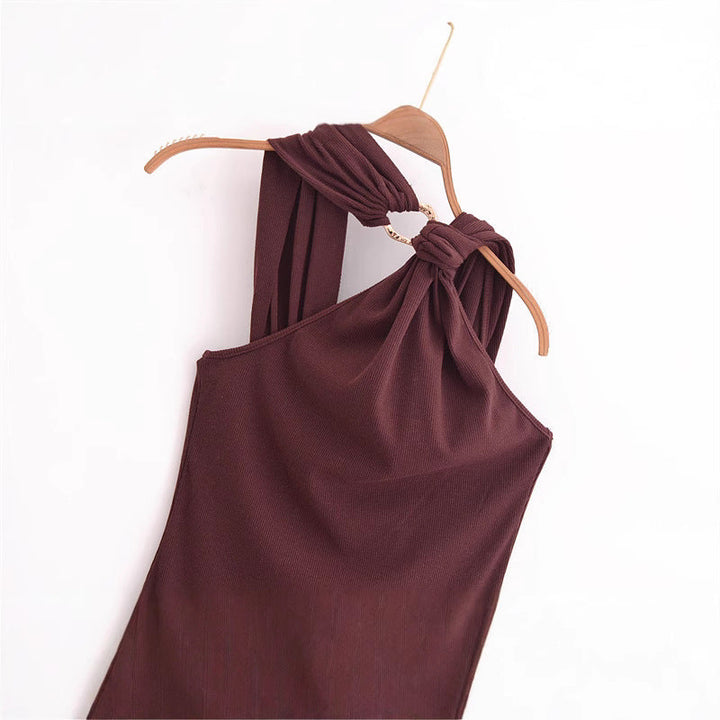 Abito lungo da donna con design moderno a incrocio e dettagli eleganti sulle spalline