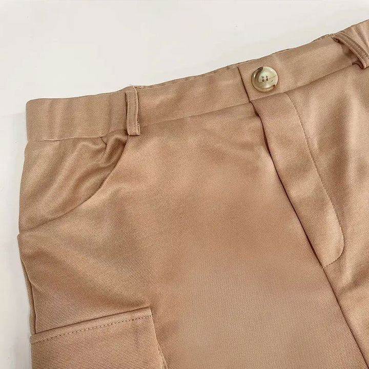 Minigonna cargo da donna con pratiche tasche laterali