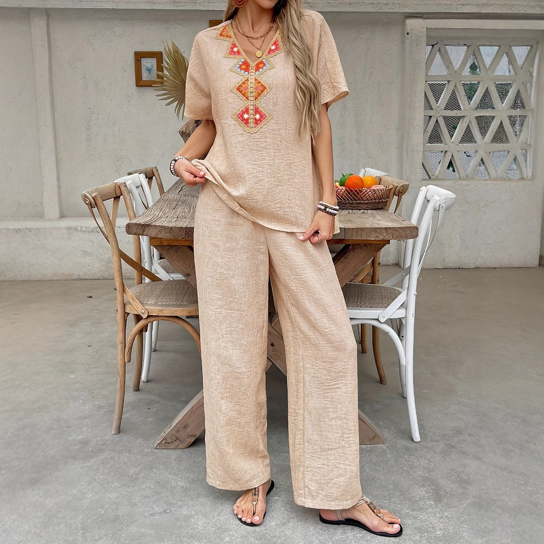 Set da donna comodo ed elegante di abbigliamento da casa con top ricamato