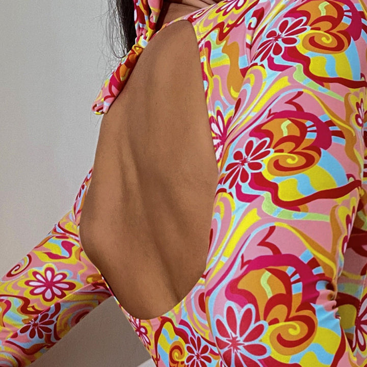 Costume da bagno da donna con manica lunga e motivo vivace