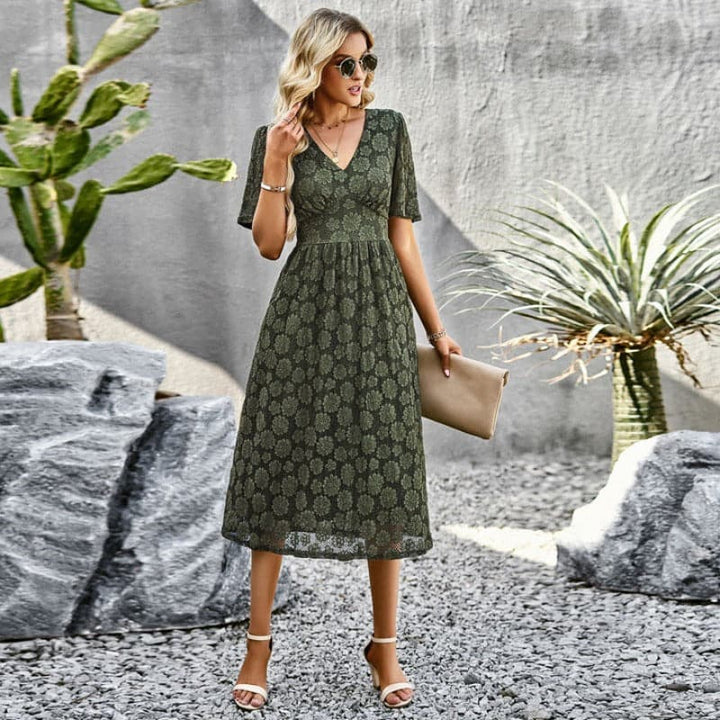 Robe midi en dentelle Oasis du Désert – col V, manches virevoltantes, taille cintrée