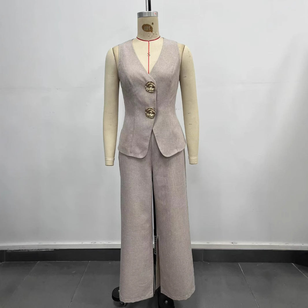 Ensemble elegante da donna composto da blazer senza maniche e pantaloni ampi