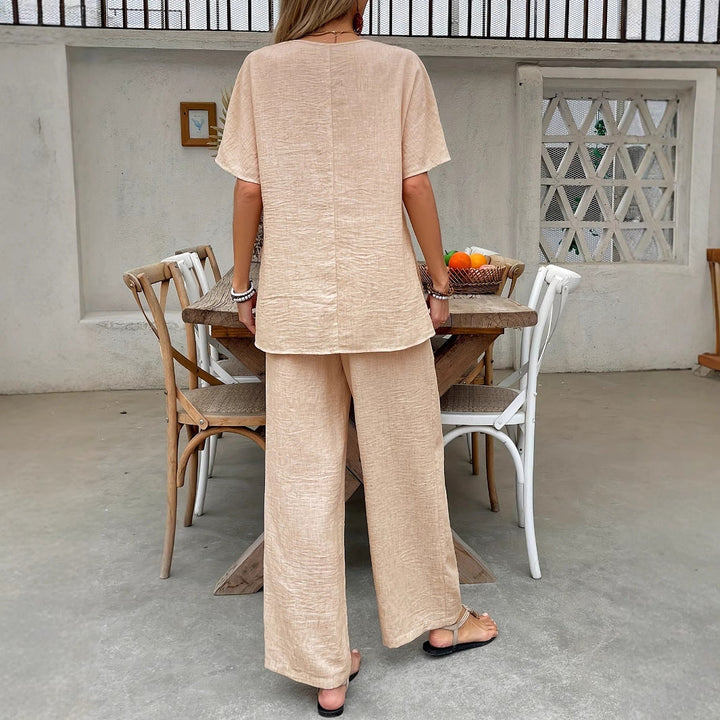 Set da donna comodo ed elegante di abbigliamento da casa con top ricamato