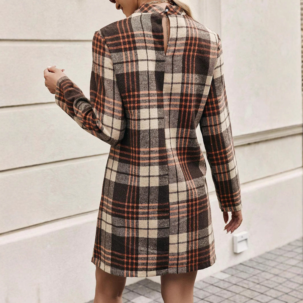 Women's flannel dress with fashionable check pattern and long sleeves