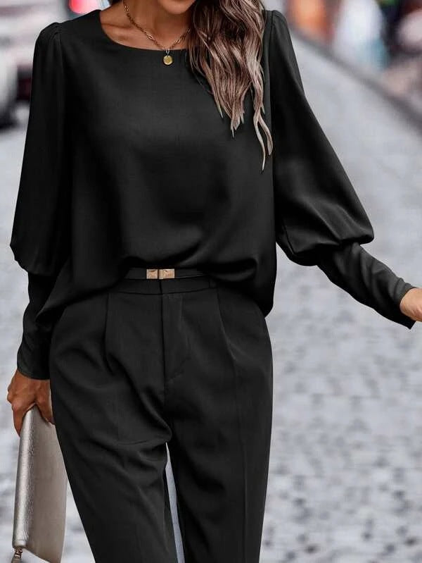 Andrina – Chemisier élégant pour femme avec patte de boutonnage au dos