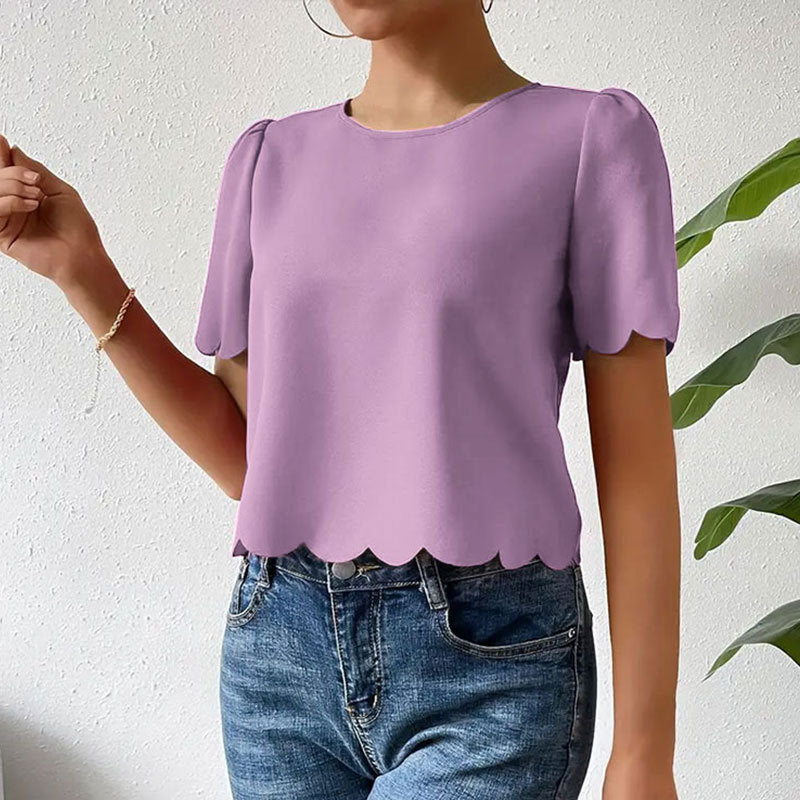 Haut tendance pour femmes avec ourlet arrondi et manches courtes