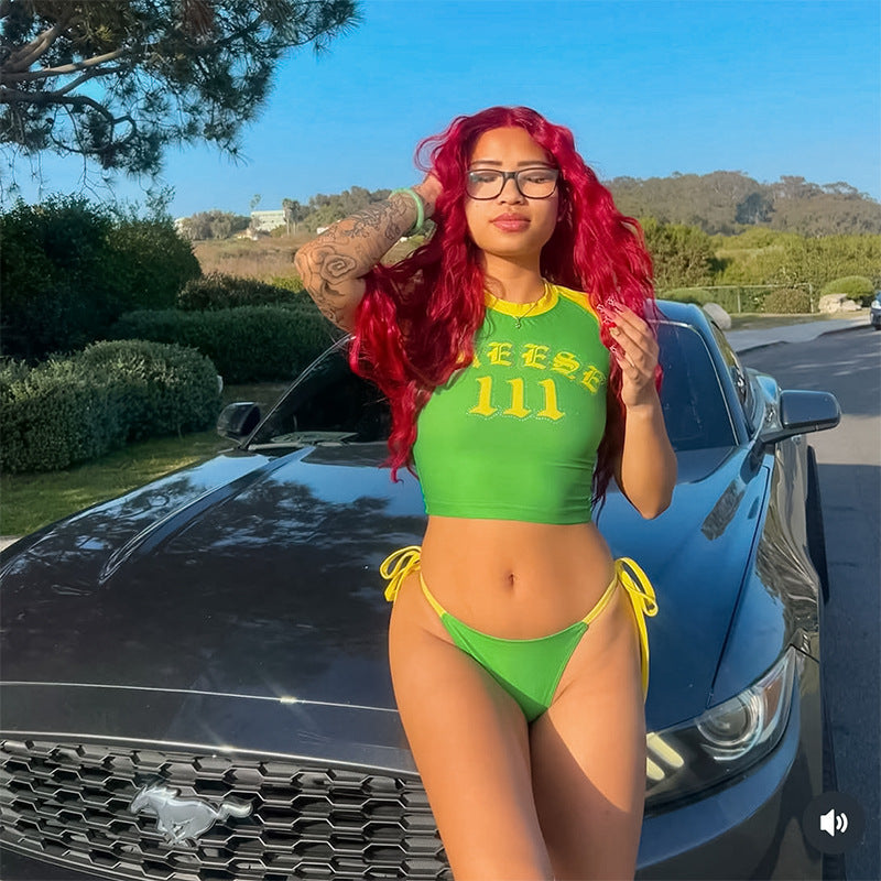 Set bikini da donna con moderno crop top e cinturini regolabili