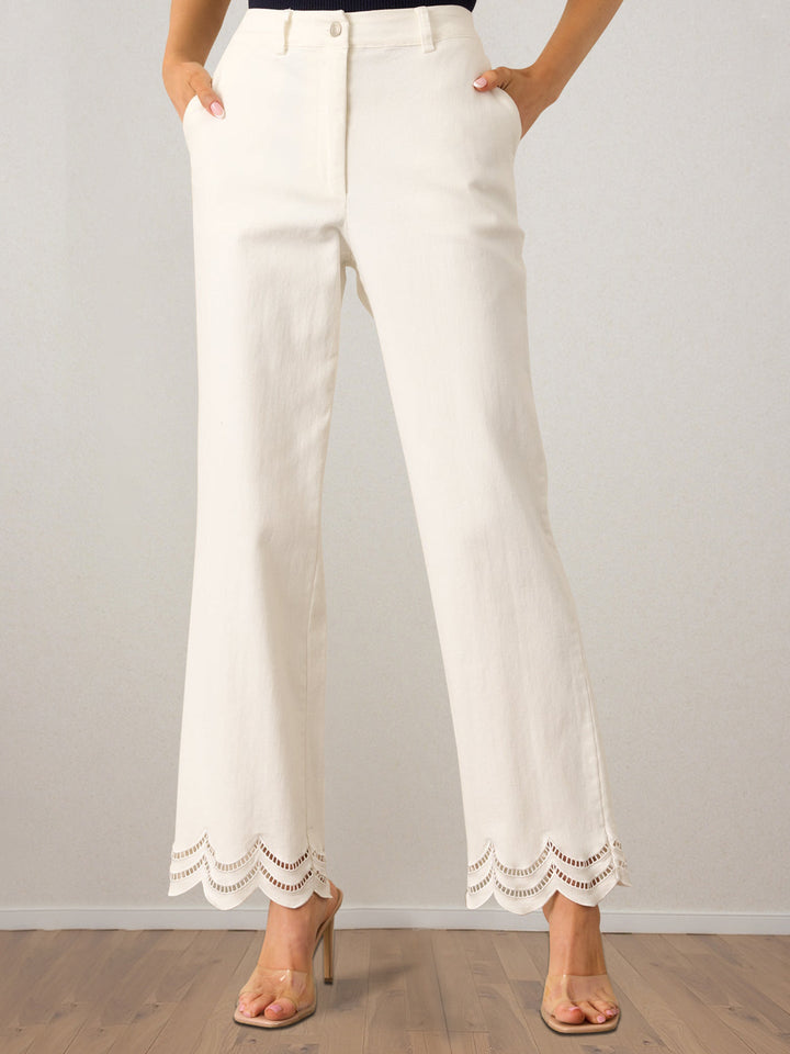 Pantaloni eleganti da donna, taglio ampio con rifinitura decorativa in pizzo