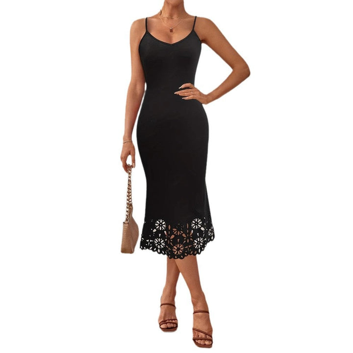 Abito midi aderente da donna con intagli floreali