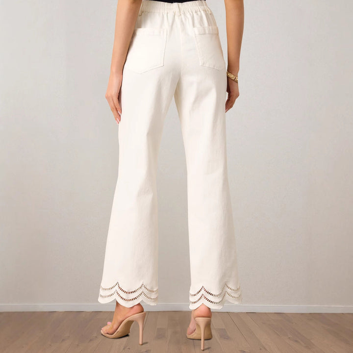 Pantaloni eleganti da donna, taglio ampio con rifinitura decorativa in pizzo
