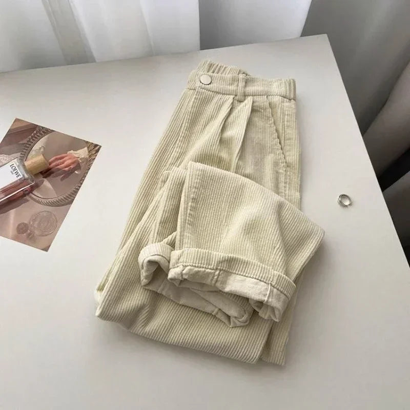 Mia - Pantalon en velours côtelé stylé avec taille haute