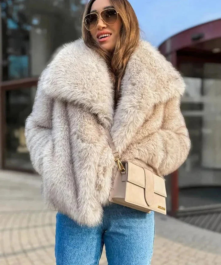 Emiliana - Stylische Streetwear-Pelzjacke