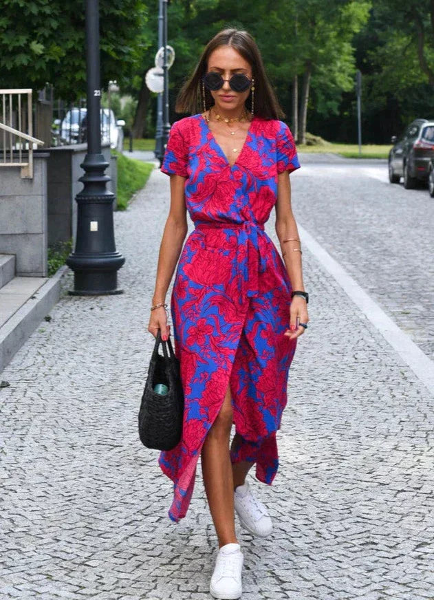 Vestito estivo donna – abito avvolgente con scollo a V e stampa floreale, manica corta, lunghezza al ginocchio