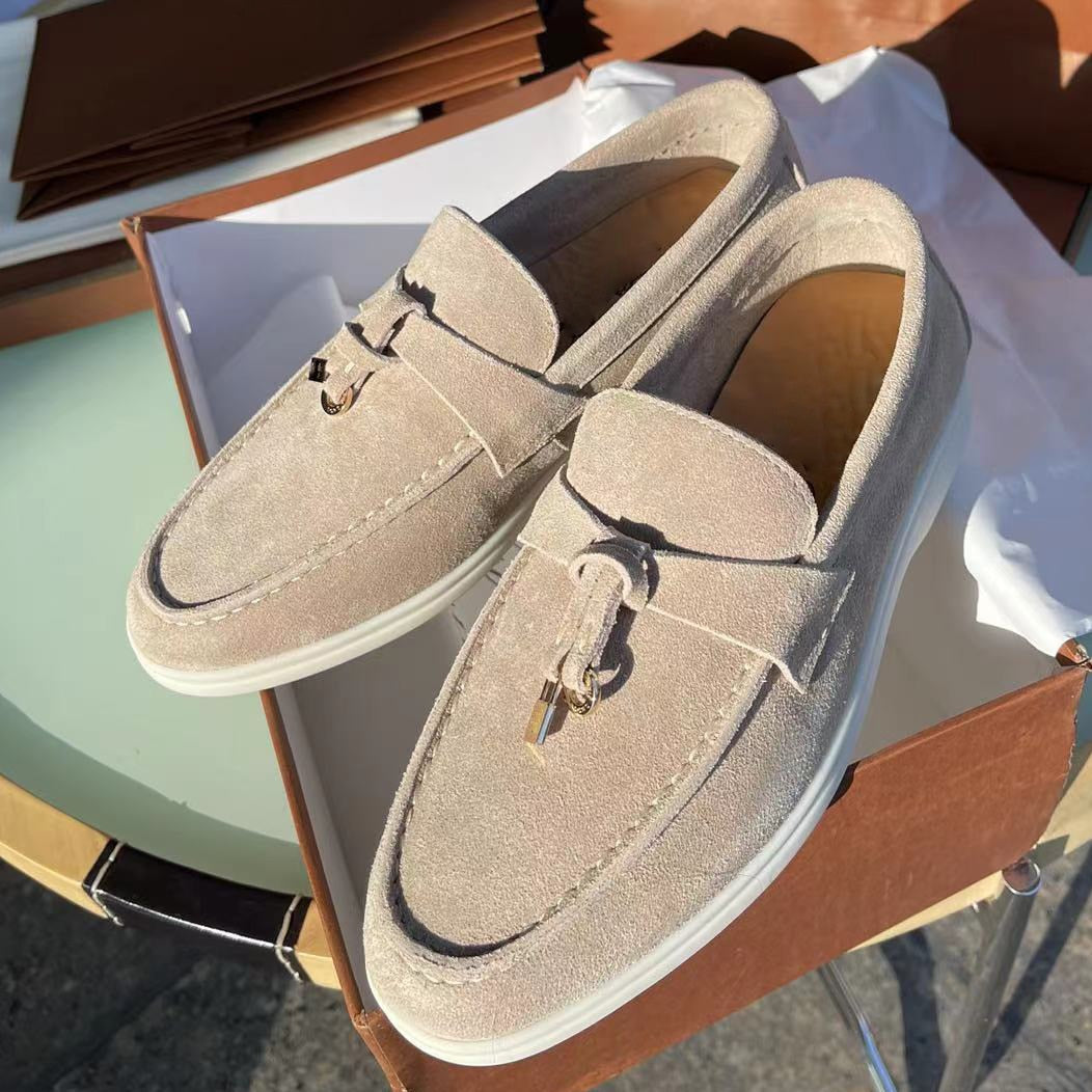 Sara Suede Loafers | Klasyczny i elegancki design, który z pewnością przyciąga uwagę