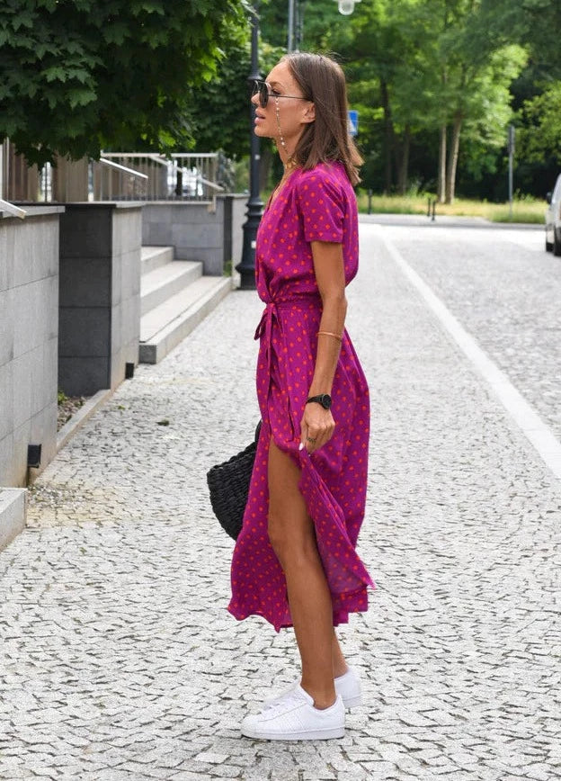 Vestito estivo donna – abito avvolgente con scollo a V e stampa floreale, manica corta, lunghezza al ginocchio