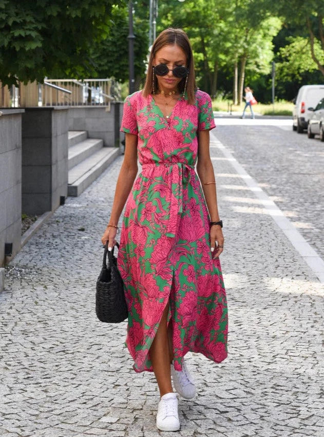 Vestito estivo donna – abito avvolgente con scollo a V e stampa floreale, manica corta, lunghezza al ginocchio