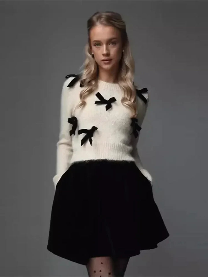Nathalia - Pullover with round neckline and bow knot