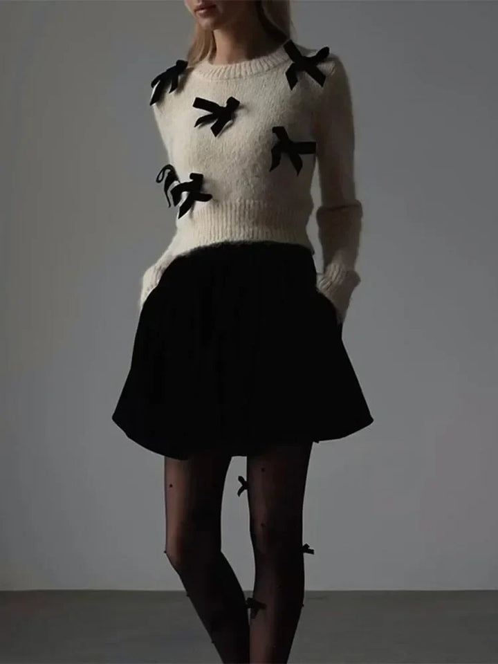 Nathalia - Pullover with round neckline and bow knot