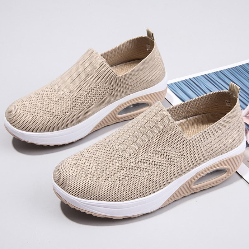 Slippers with air sole