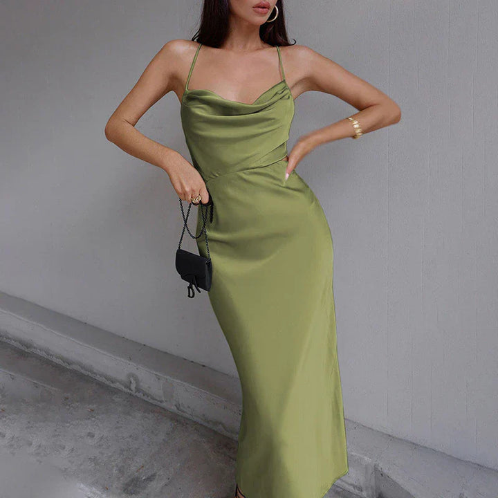 Elegantes Satin-Abendkleid mit Spaghettiträgern – Figurbetontes Maxi-Kleid für besondere Anlässe