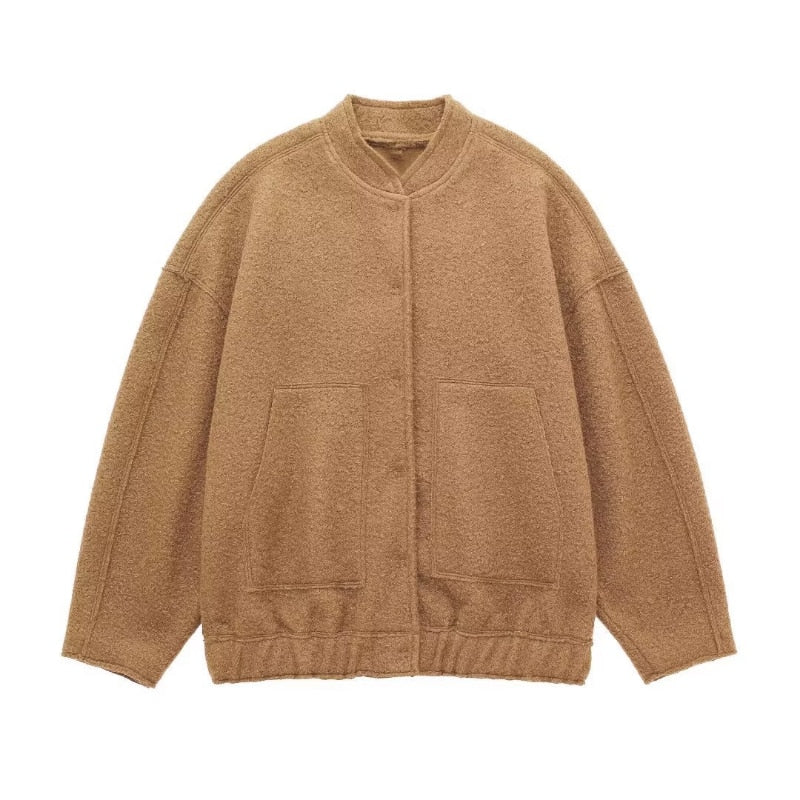 Cappotto di lana oversize con scollo rotondo e bottoni