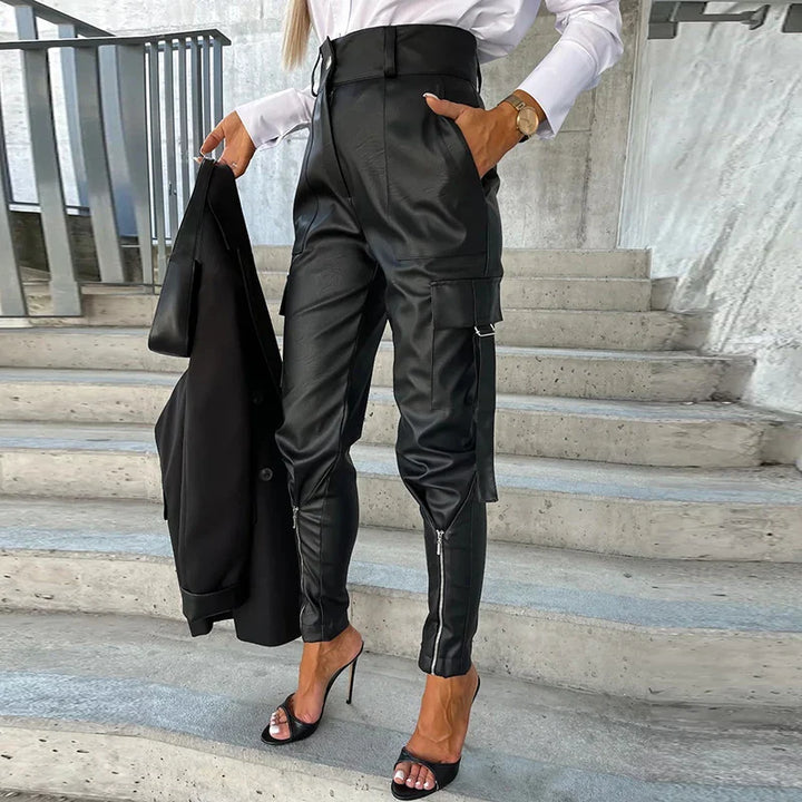 Pantalon en similicuir taille haute pour femmes – Pantalon ajusté avec poches et détails à fermeture éclair