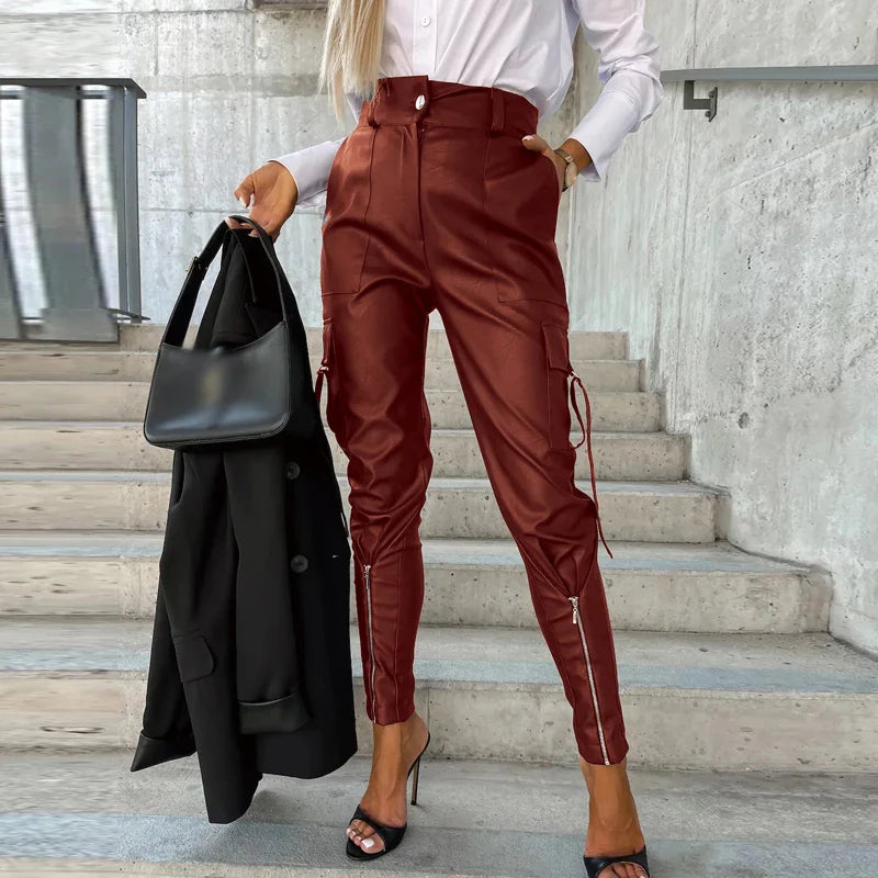 Pantalon en similicuir taille haute pour femmes – Pantalon ajusté avec poches et détails à fermeture éclair