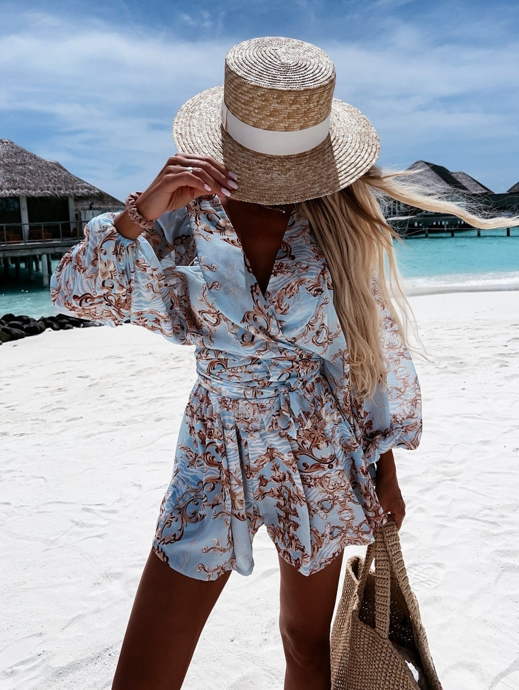 Leichter Sommer-Strandanzug mit langärmligem V-Ausschnitt und verspieltem Print – Perfekt für Strand & Urlaub