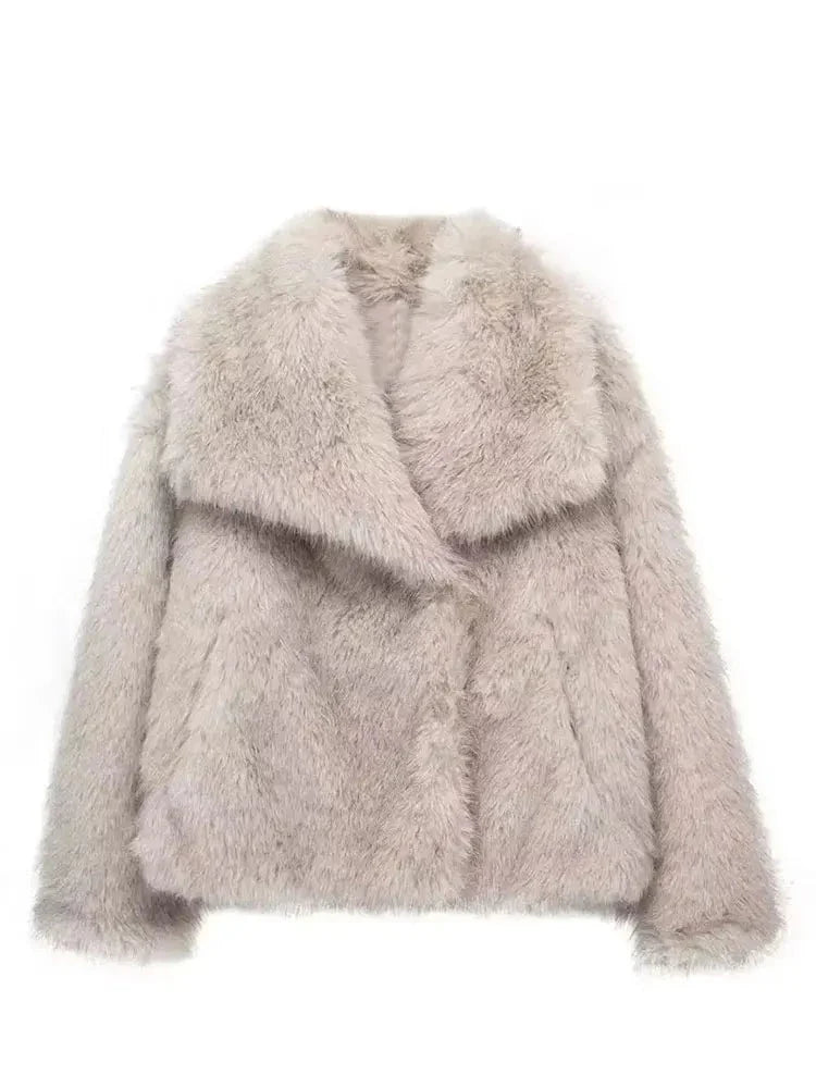 Emiliana - Stylische Streetwear-Pelzjacke