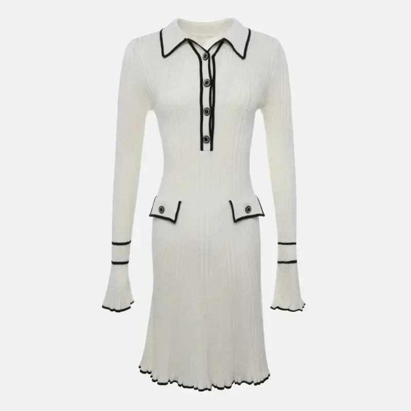 Kaylee - Langärmeliges Kleid mit Strickkragen und Rüschen