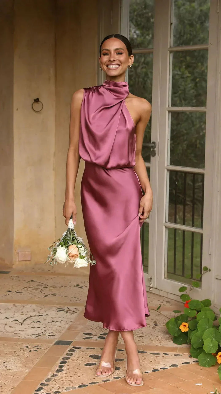 Robe de soirée femme satinée – coupe midi ajustée, design asymétrique sans manches
