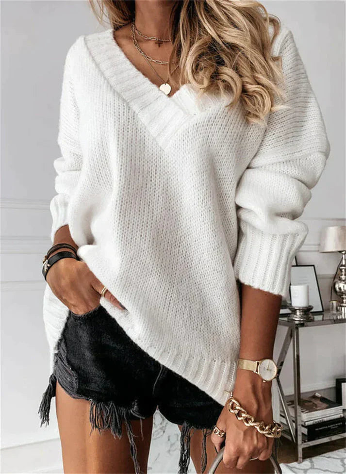 Morbido maglione da donna con scollo a V – look oversize per autunno e inverno