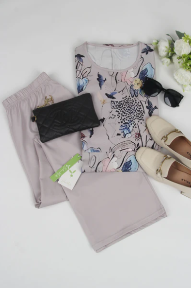 Tuta senza maniche da donna con sovrapposizione floreale – Elegante pezzo unico con gamba ampia e design fluido – Outfit per eventi, estate e moda da sera