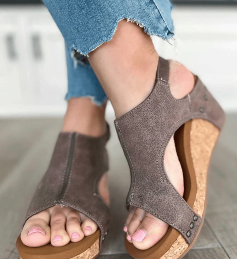 Damen Keilsandaletten mit Korksohle – Bequeme Sommer Sandalen mit Cut-Out Design & breitem Absatz