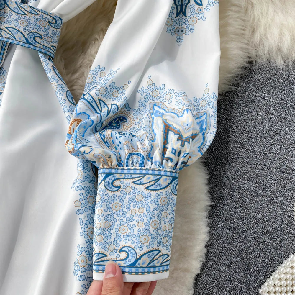 A-Linienkleid mit Blumenmuster und Gürtel - Elegantes Blumenkleid für Damen