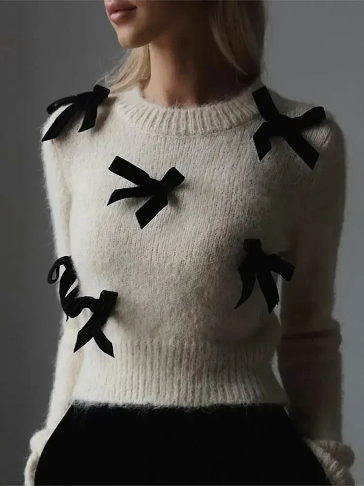 Nathalia - Pullover with round neckline and bow knot