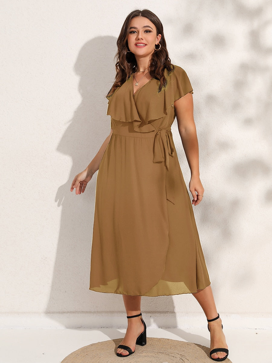 Sukienka kopertowa z falbankami Plus Size
