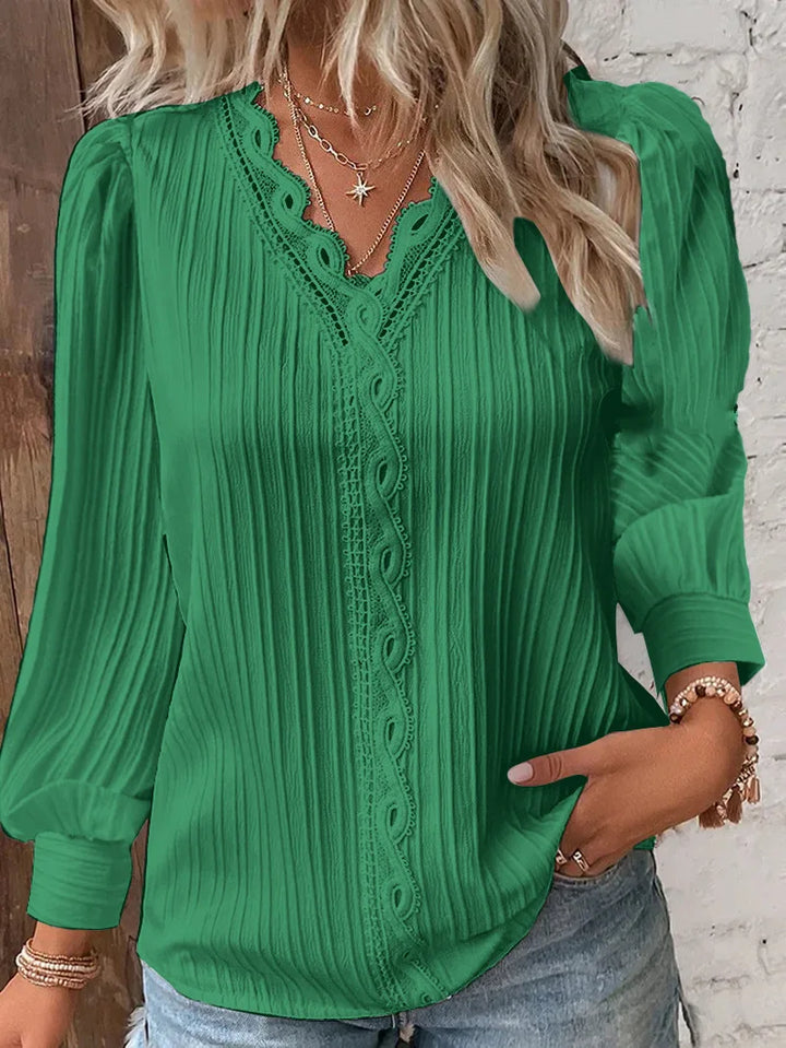 Camicetta da donna con pizzo e scollo a V – elegante e ariosa per tutti i giorni e l'ufficio