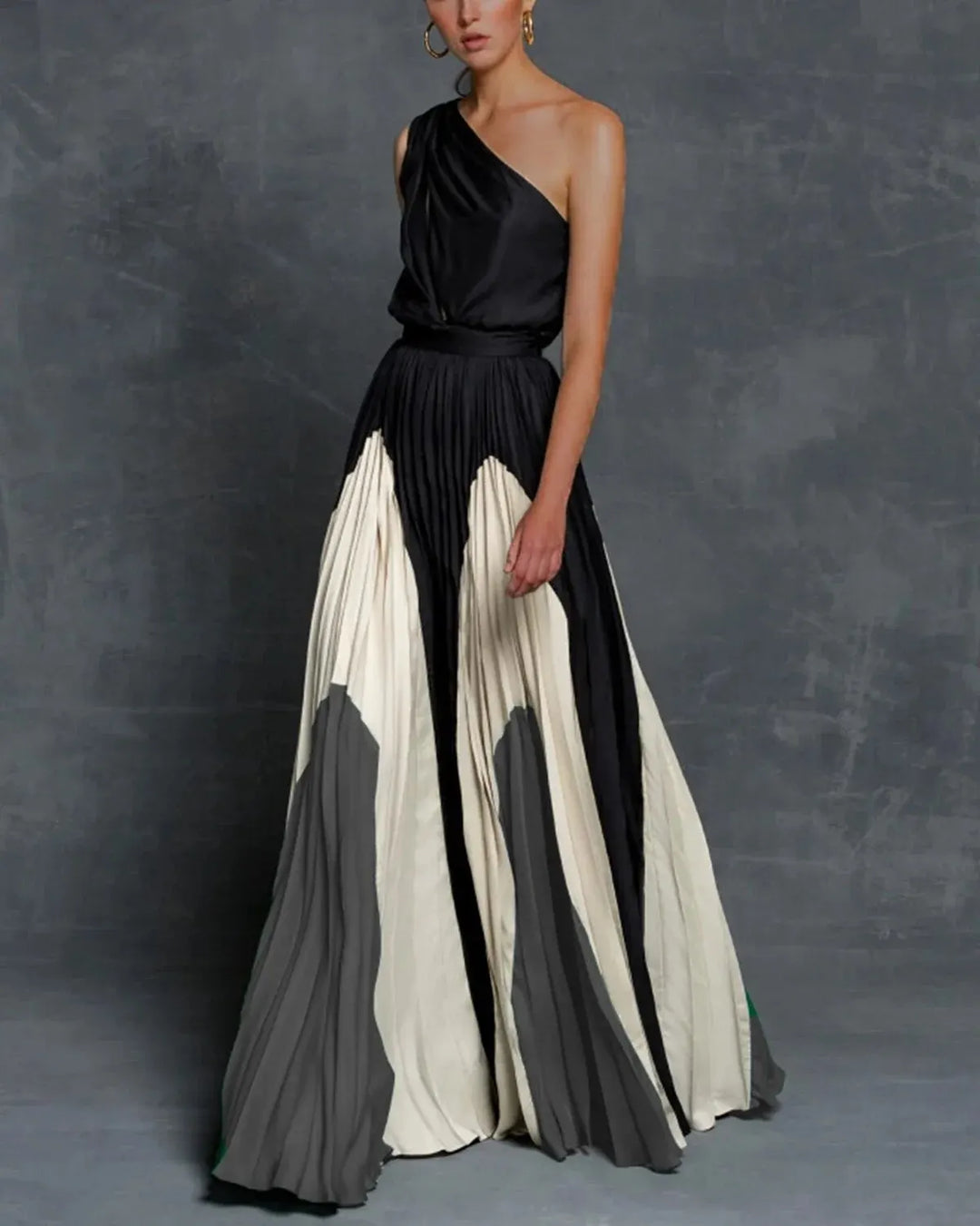 Elegante abito da sera per donna – Abito lungo asimmetrico con gonna plissettata e design monospalla