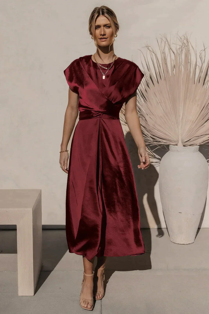 Elegante vestito midi in satin con effetto incrociato e gonna fluente – Outfit perfetto per eventi estivi, matrimoni e look serali