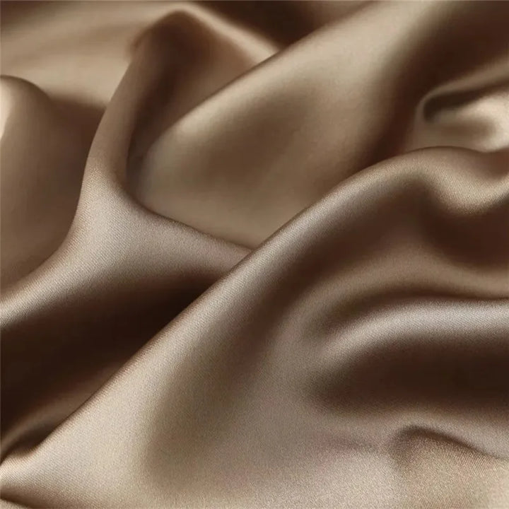 Lena - Robe midi élégante en satin