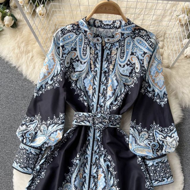 A-Linienkleid mit Blumenmuster und Gürtel - Elegantes Blumenkleid für Damen