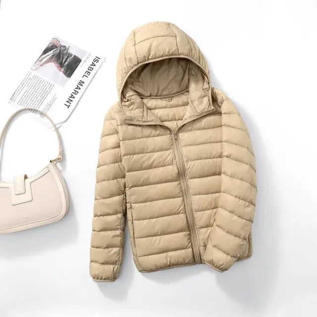 Clarissa - Les nouveaux manteaux en duvet ultralégers et compressibles avec capuche